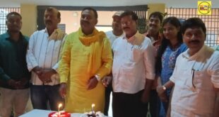 जौनपुर। दीपों और रंगोली से जगमगाया रामनगर ब्लॉक परिसर, मनाया गया दीपोत्सव।